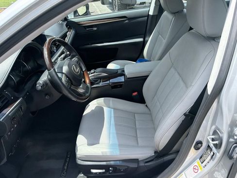 Used 2016 Lexus ES 350 w/ Luxury Package w/Wood Trim FWD image 9