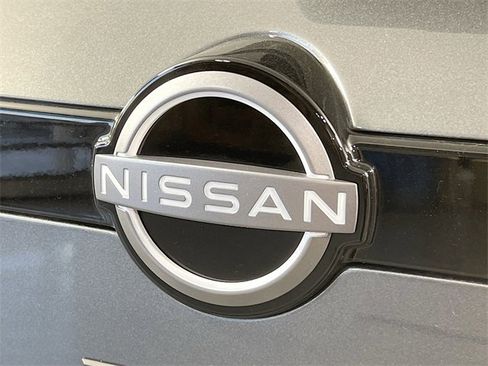 New 2025 Nissan Pathfinder Platinum w/ Black Appearance Package AWD/4WD image 36