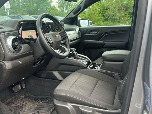 Used 2024 Chevrolet Colorado LT w/ LT Convenience Package AWD/4WD image 7
