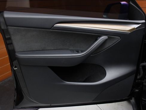 Used 2023 Tesla Model Y Long Range image 16