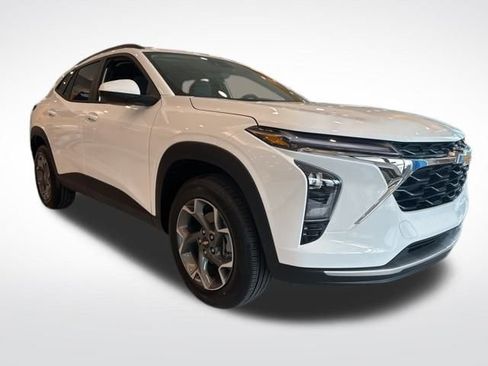 New 2026 Chevrolet Trax LT image 7