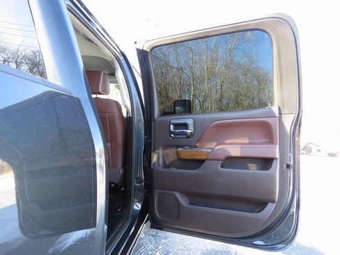 Used 2019 Chevrolet Silverado 2500 High Country w/ Duramax Plus Package image 15