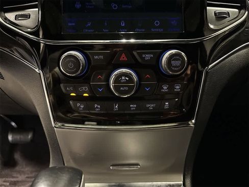 Used 2019 Jeep Grand Cherokee Overland image 22