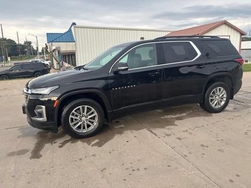 Used 2023 Chevrolet Traverse LT AWD/4WD image 2