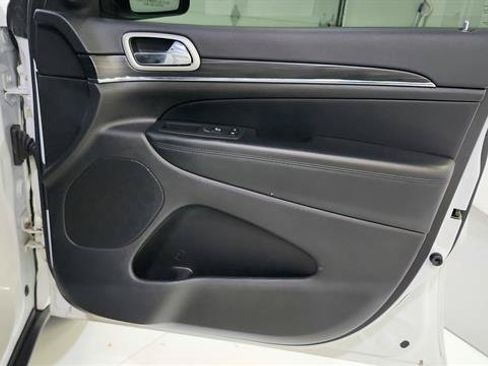 Used 2020 Jeep Grand Cherokee Limited RWD image 28