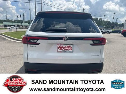 Used 2024 Toyota Grand Highlander FWD image 4