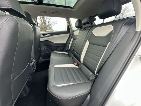 Used 2025 Volkswagen Taos SEL image 26