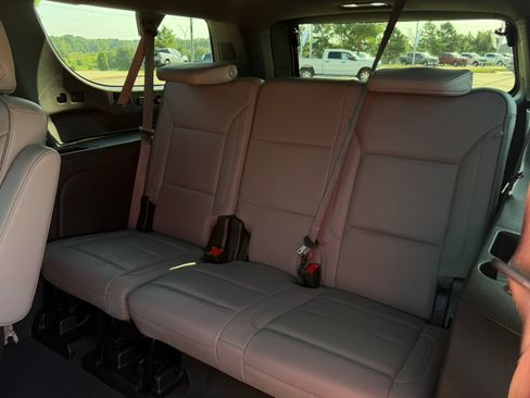 Used 2023 GMC Yukon XL SLT w/ SLT Luxury Package RWD image 31