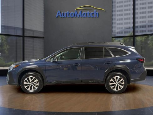 Used 2025 Subaru Outback Premium image 6