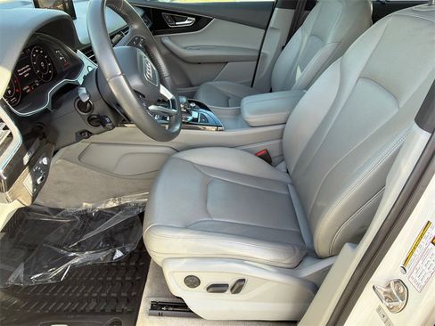 Used 2018 Audi Q7 3.0T Prestige w/ Prestige Package image 9