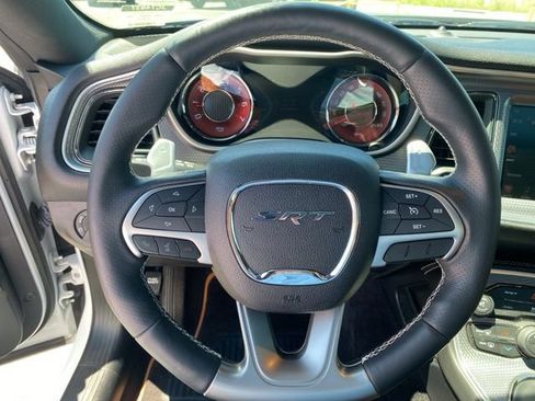 Used 2016 Dodge Challenger SRT Hellcat RWD image 31