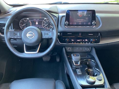 Certified 2021 Nissan Rogue SV w/ Premium Package AWD/4WD image 17