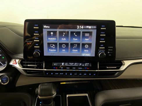 Certified 2023 Toyota Sienna Limited image 19