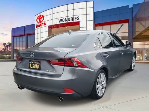 Used 2016 Lexus IS 200t image 4