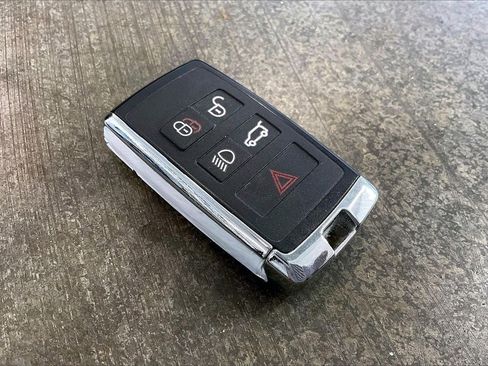 Used 2025 Land Rover Range Rover Sport Dynamic SE image 11