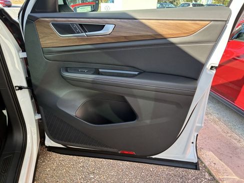 New 2026 Volkswagen Atlas SE image 36