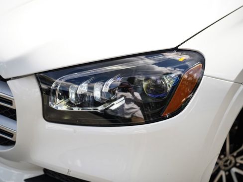 Used 2022 Mercedes-Benz GLS 450 4MATIC w/ AMG Line Exterior image 4