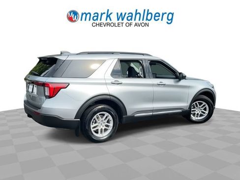 Used 2025 Ford Explorer Active AWD/4WD image 8