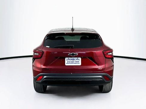 Used 2025 Chevrolet Trax RS FWD image 5