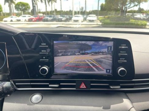Used 2022 Hyundai Elantra SEL w/ Convenience Package image 35