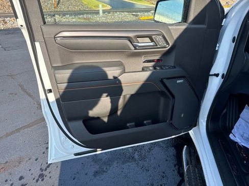 Certified 2023 GMC Sierra 1500 AT4 image 9