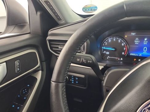 Used 2024 Ford Explorer XLT w/ Equipment Group 202A AWD/4WD image 19