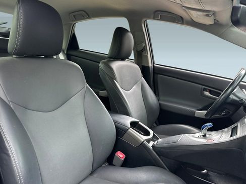 Used 2013 Toyota Prius Four FWD image 32