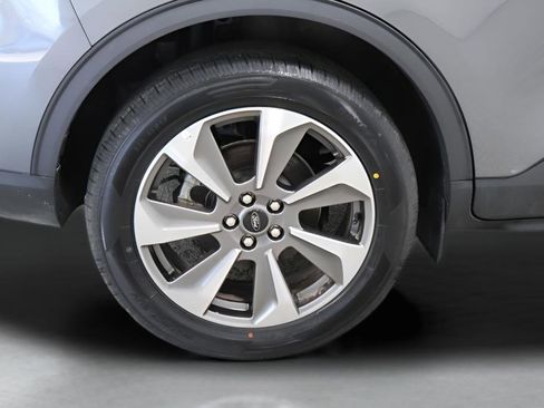 Used 2025 Ford Escape Platinum AWD/4WD image 36