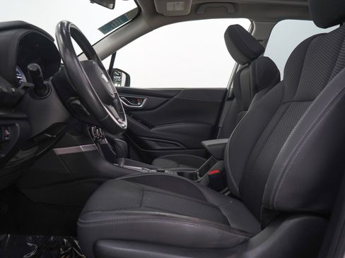 Used 2020 Subaru Forester Premium AWD/4WD image 21
