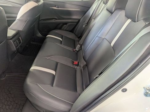 Used 2025 Toyota Camry SE w/ Convenience Package FWD image 25