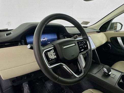 Used 2025 Land Rover Discovery Sport S image 12