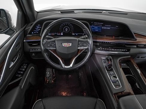 Used 2021 Cadillac Escalade Premium Luxury AWD/4WD image 15