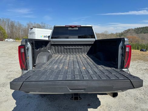 Used 2024 GMC Sierra 3500 Denali Ultimate image 8