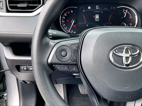 Used 2024 Toyota RAV4 XLE AWD/4WD image 22