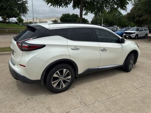Used 2021 Nissan Murano SV FWD image 2