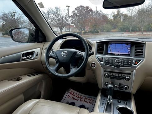 Used 2018 Nissan Pathfinder SL image 34