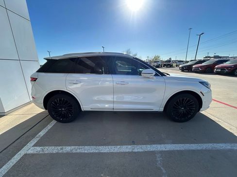 Used 2021 Lincoln Corsair Reserve w/ Equipment Group 201A image 4