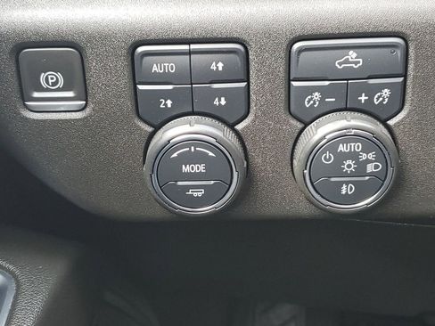 Certified 2022 Chevrolet Silverado 1500 RST w/ Convenience Package II image 22