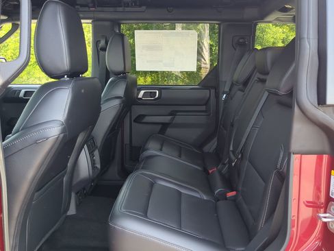 New 2026 Ford Bronco Outer Banks w/ Sasquatch Package AWD/4WD image 12