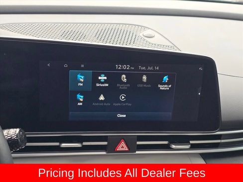 Used 2022 Hyundai Elantra Limited FWD image 17