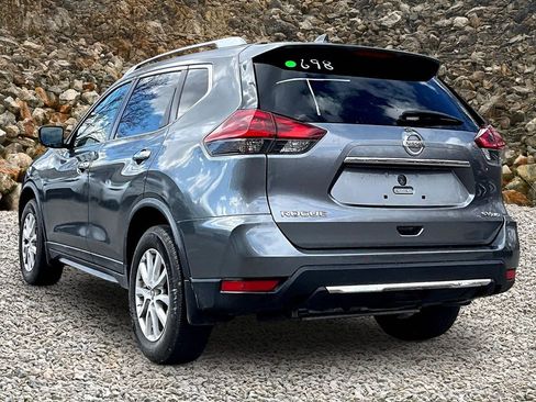 Used 2018 Nissan Rogue SV image 11