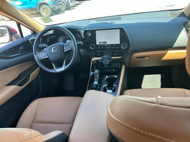 Used 2025 Lexus NX 250 FWD w/ Towing Package (2000 Lbs) image 38