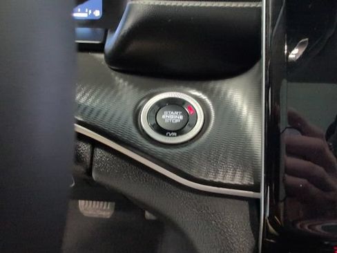 Used 2023 Jeep Grand Cherokee Laredo AWD/4WD image 17