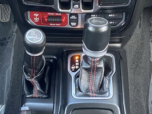 Used 2021 Jeep Wrangler Unlimited Rubicon AWD/4WD image 16