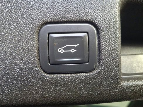 Used 2019 Chevrolet Equinox LT image 28