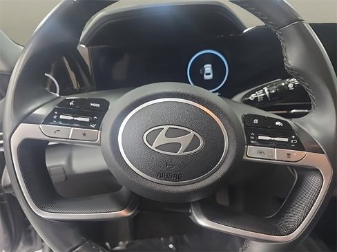 Certified 2025 Hyundai Elantra SEL image 23