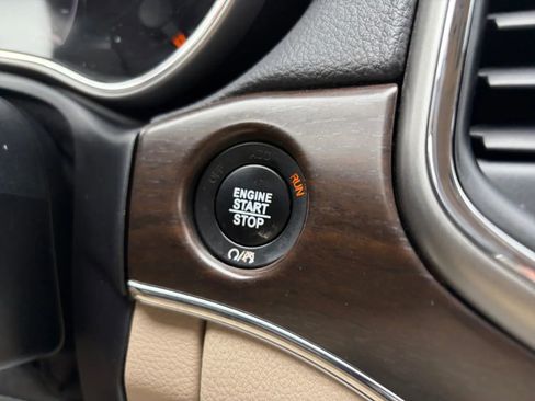 Used 2018 Jeep Grand Cherokee Limited w/ Trailer Tow Group IV image 24