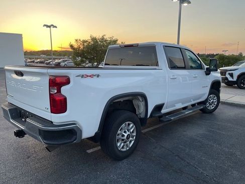 Used 2025 Chevrolet Silverado 2500 LT w/ Convenience Package AWD/4WD image 6