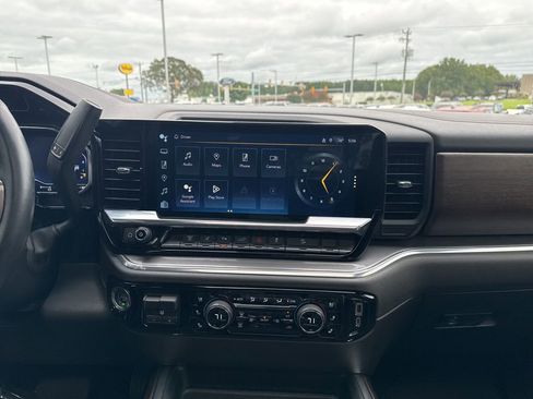 Used 2024 Chevrolet Silverado 2500 High Country w/ Z71 Off-Road Package image 28