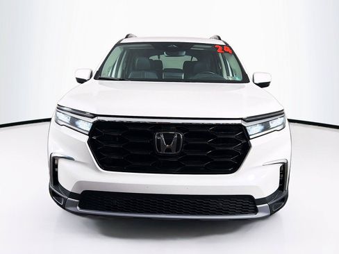 Used 2024 Honda Pilot Touring image 6